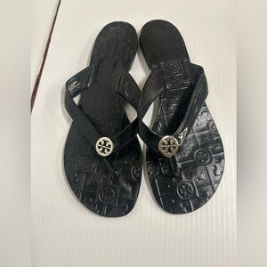 Tory Burch Sandals Thong Thora 9 M Black Patent Leather Flip Flops Logo